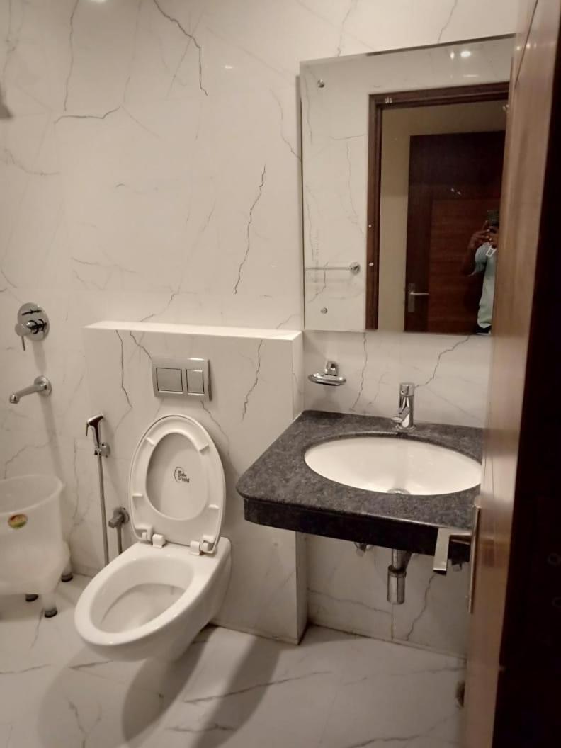 Hotel Avtar @New Delhi Railway Station Bagian luar foto